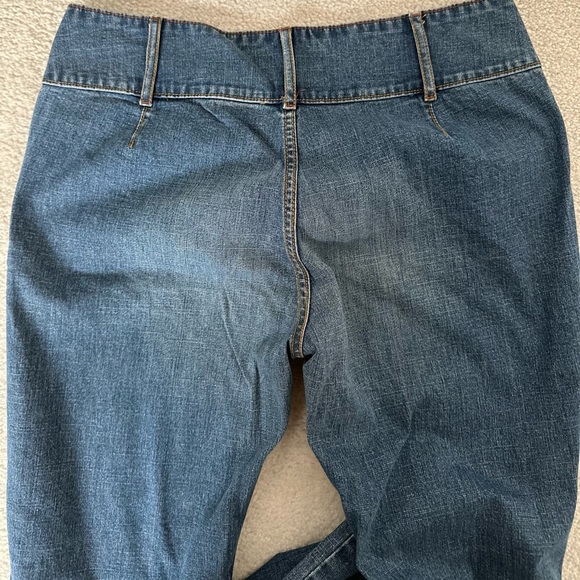 LEVIS Never worn Jeans - Picture 5 of 5